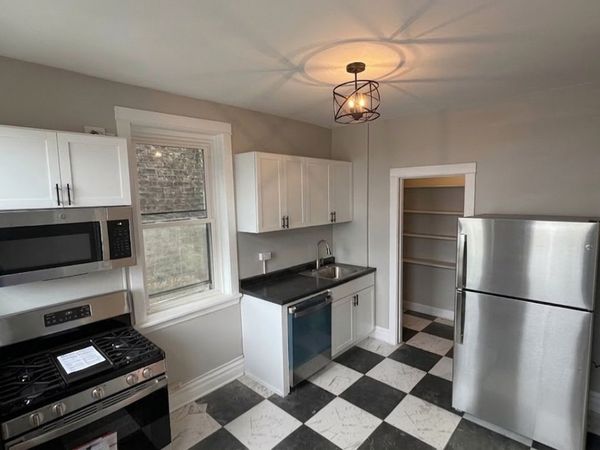 440 S Ridgeland Avenue, Unit 2S, Oak Park, IL 60302