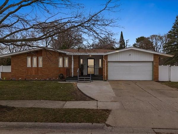 21076 Masch Avenue, Warren, MI 48091