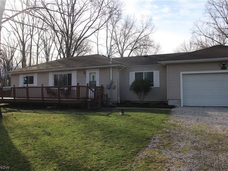 10024 Cummins Lane, Deerfield, OH 44411 Photo 2