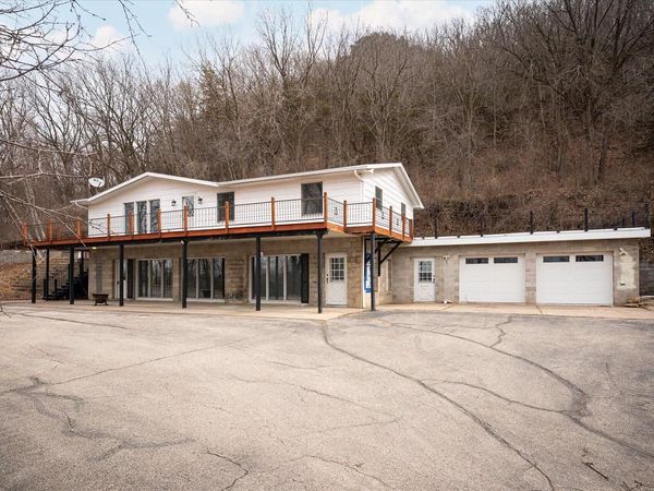 158 State Rd 16, La Crosse, WI 54601