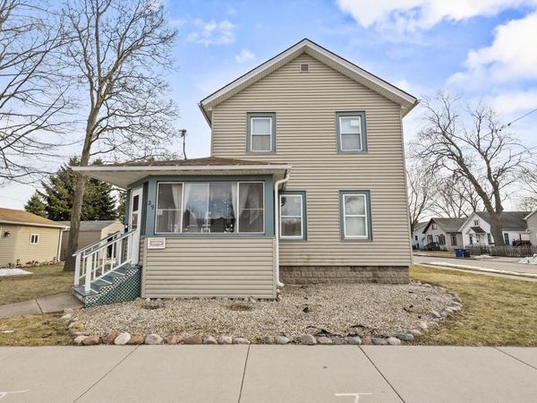 29 W MELVIN AVENUE, Oshkosh, WI 54901