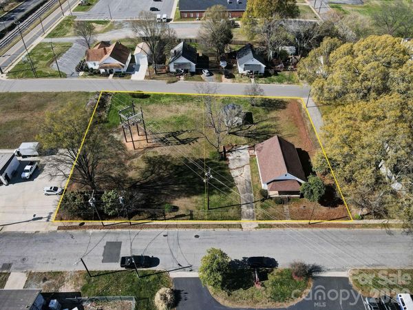 224 W Mills Avenue, Mooresville, NC 28115