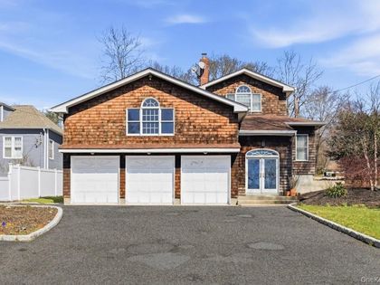 20 Maryland Street Dix Hills, NY 11746