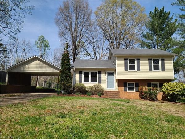 1305 E Rollingwood Circle, Winston-Salem, NC 27105