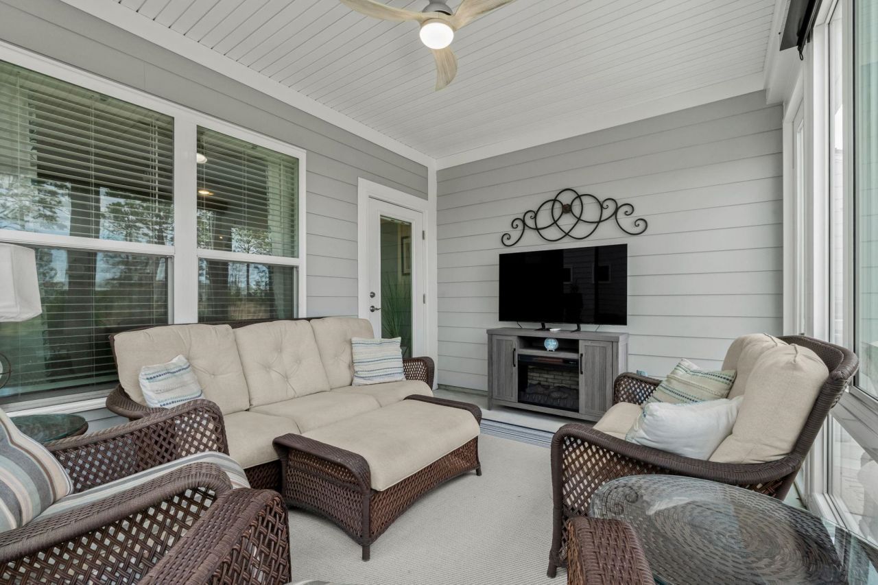 6598 Torino Lane Photo 21