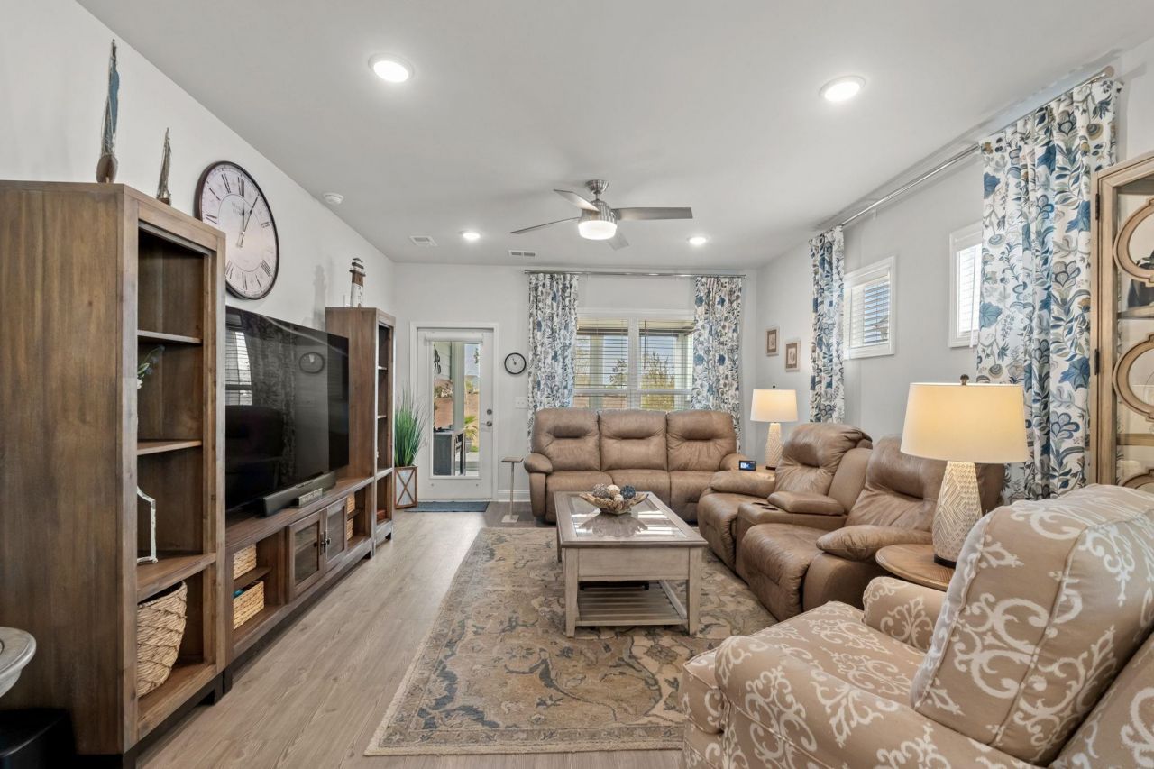 6598 Torino Lane Photo 6