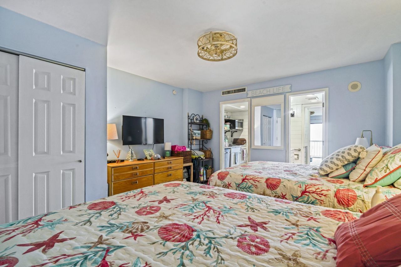 7500 N Ocean Blvd. Photo 6