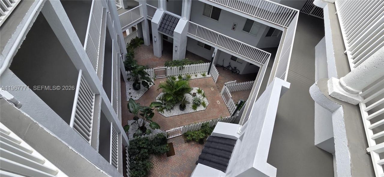 10700 NW 66th St , Unit 414, Doral, FL 33178 Photo