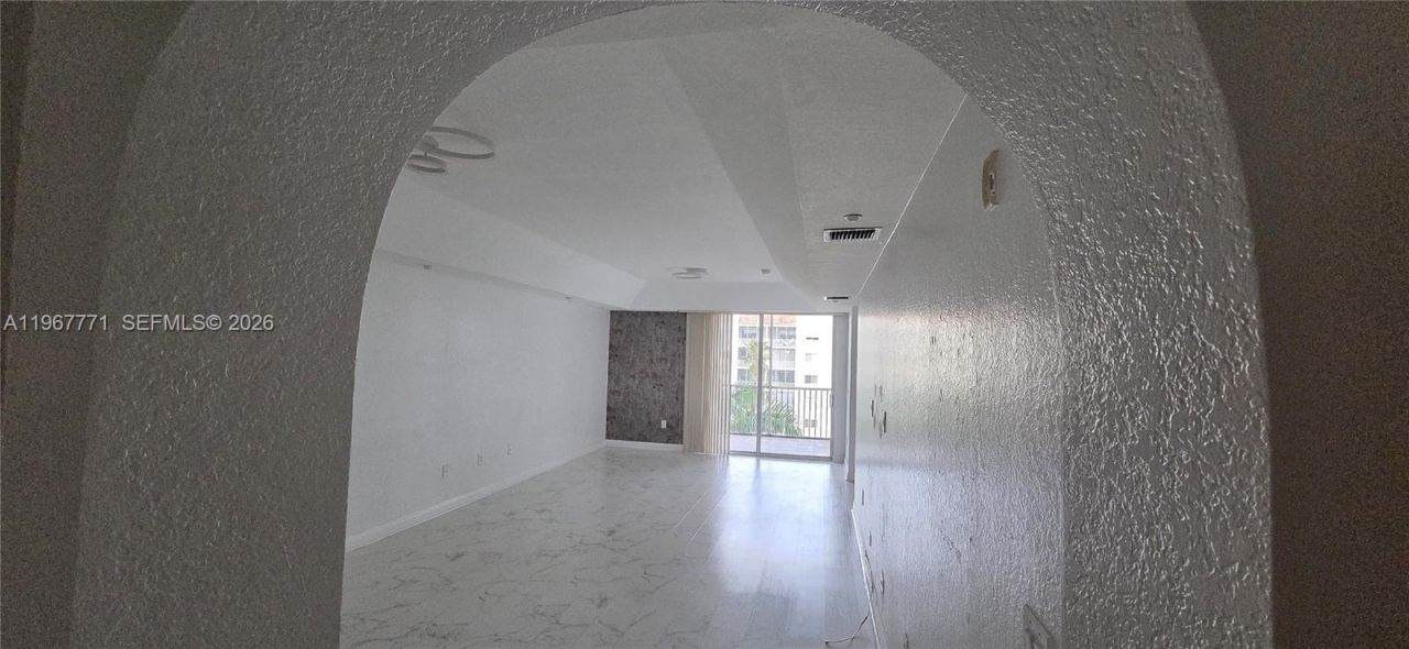 10700 NW 66th St , Unit 414, Doral, FL 33178 Photo