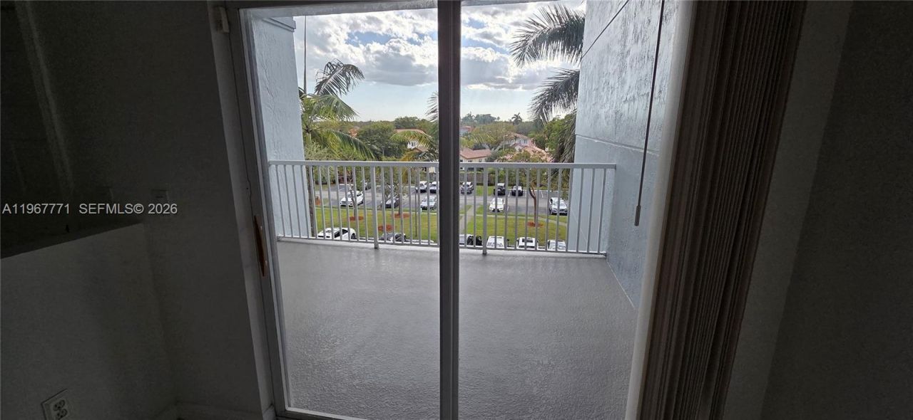 10700 NW 66th St , Unit 414, Doral, FL 33178 Photo