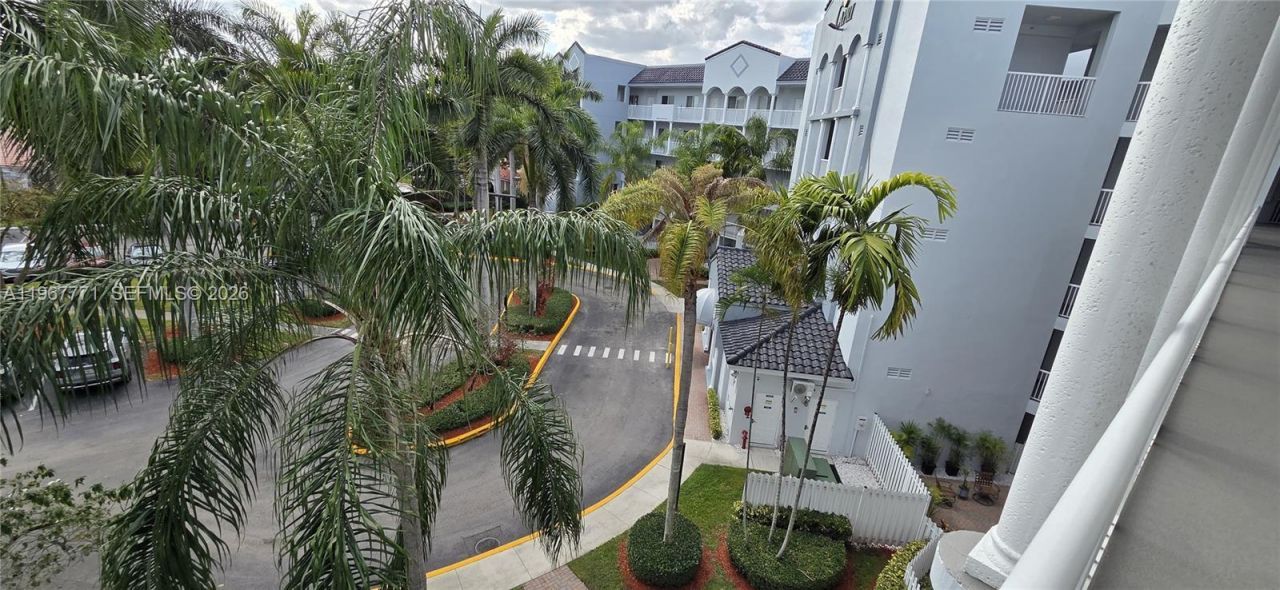 10700 NW 66th St , Unit 414, Doral, FL 33178 Photo