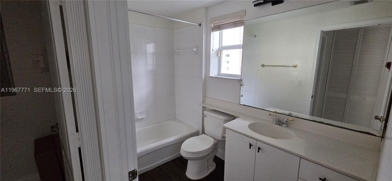 10700 NW 66th St , Unit 414, Doral, FL 33178 Photo