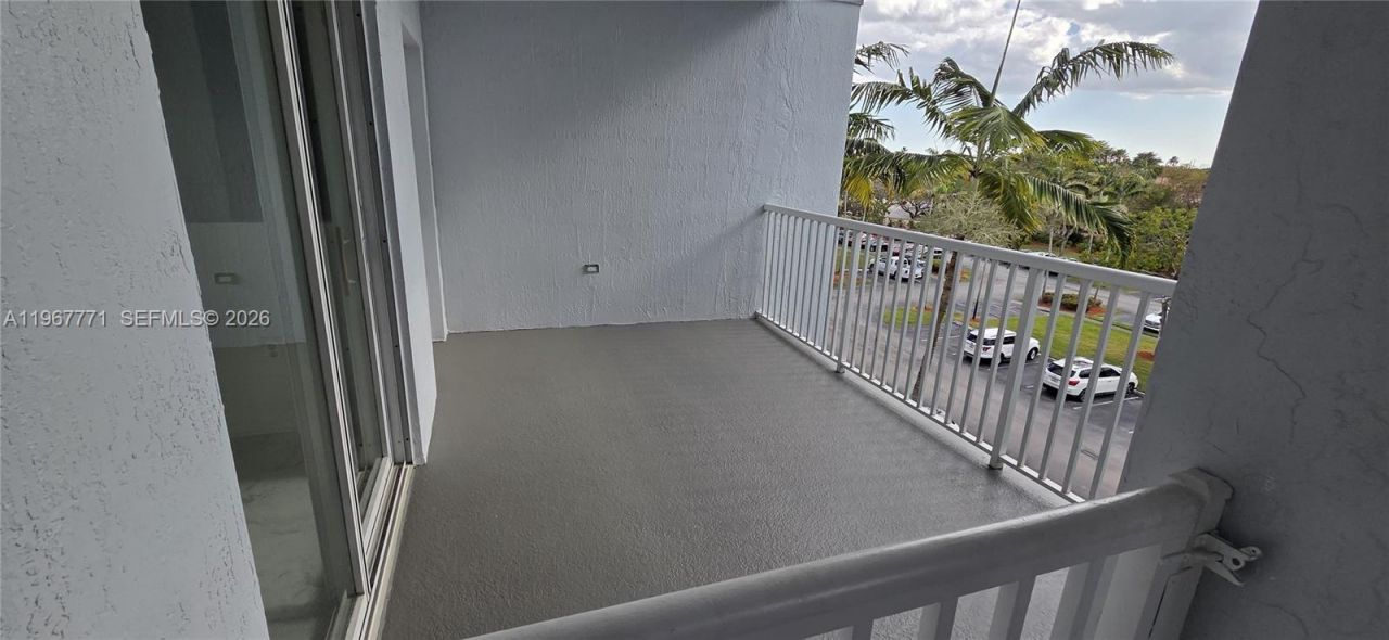 10700 NW 66th St , Unit 414, Doral, FL 33178 Photo