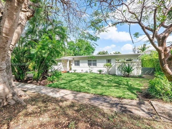 5961 SW 46th Ter, Miami, FL 33155