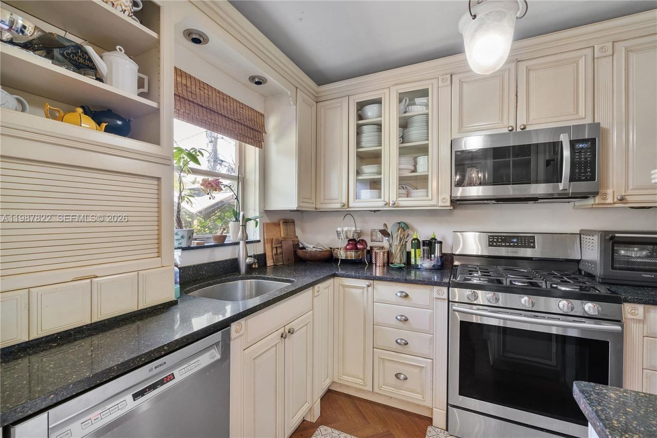 5961 SW 46th Ter, Miami, FL 33155 Photo