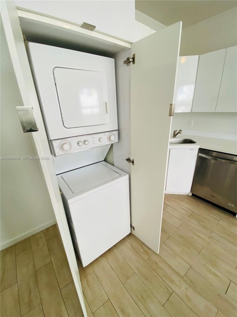 1611 Meridian Ave , Unit 305, Miami Beach, FL 33139 Photo