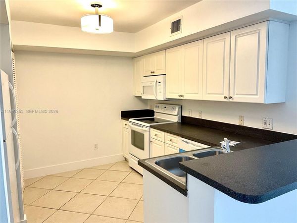 150 NW 96th Ave, Unit 9-207, Pembroke Pines, FL 33024