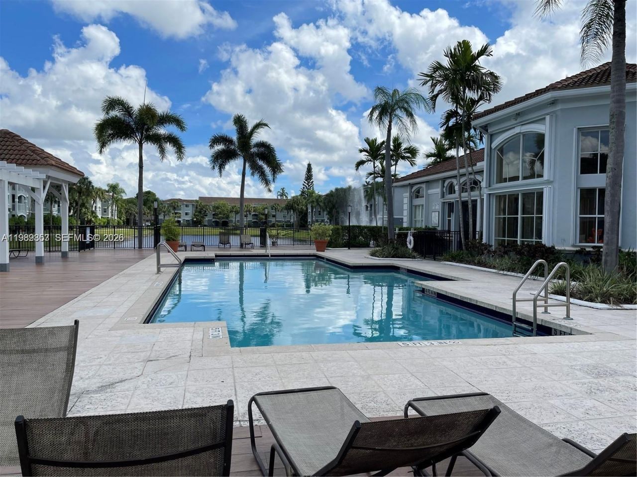 150 NW 96th Ave, Unit 9-207, Pembroke Pines, FL 33024 Photo