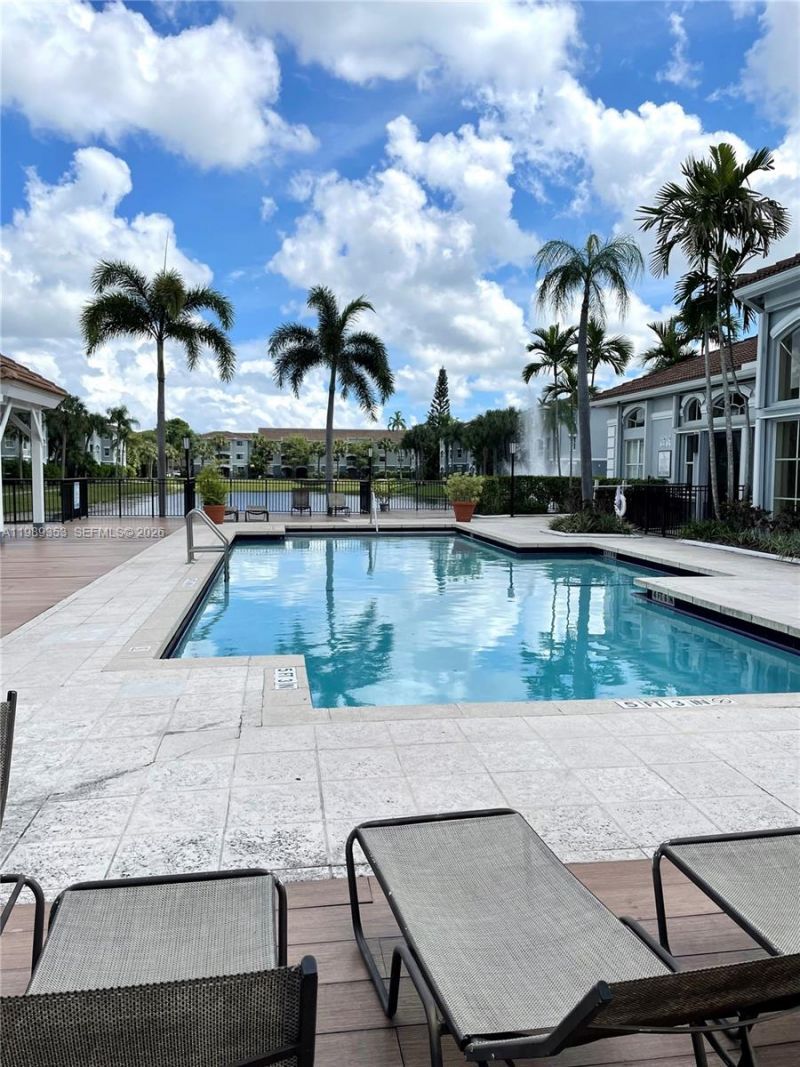 150 NW 96th Ave, Unit 9-207, Pembroke Pines, FL 33024 Photo
