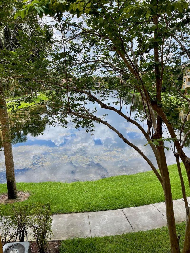 150 NW 96th Ave, Unit 9-207, Pembroke Pines, FL 33024 Photo
