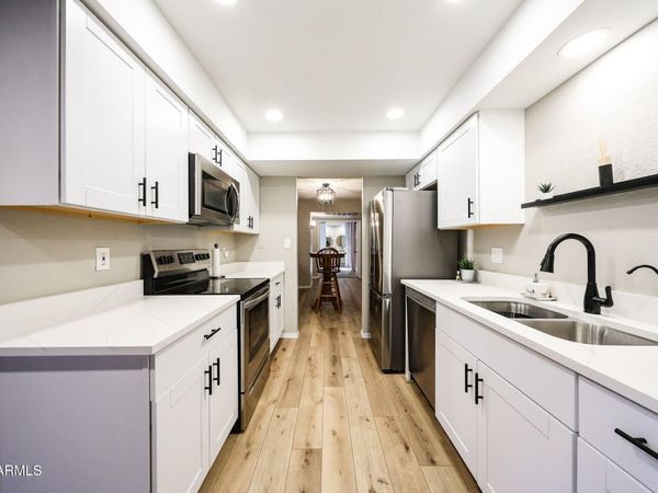 9125 E PURDUE Avenue, Unit 102, Scottsdale, AZ 85258