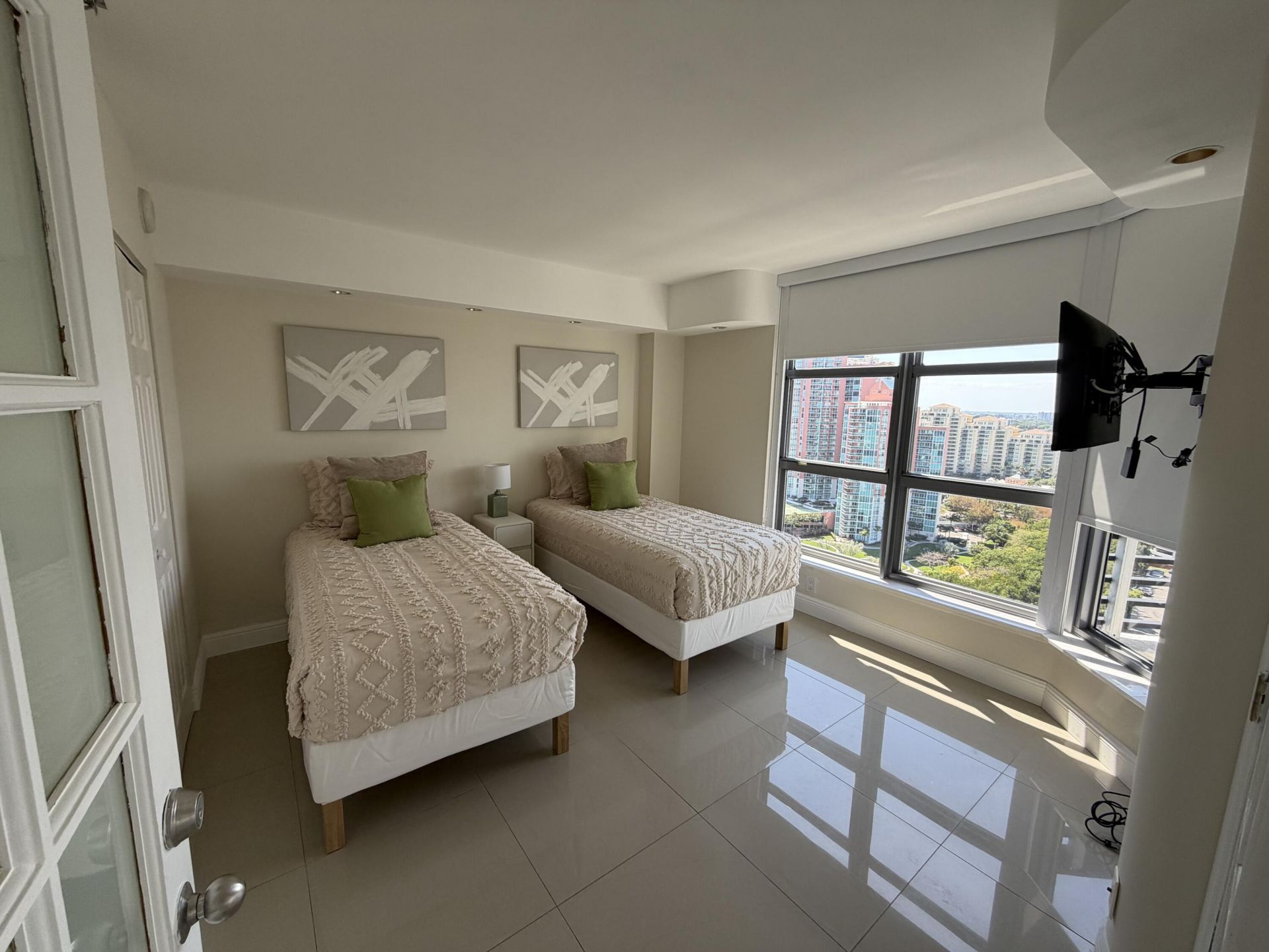 3530 Mystic Pointe Drive, Unit 2303, Aventura, FL 33180 Photo