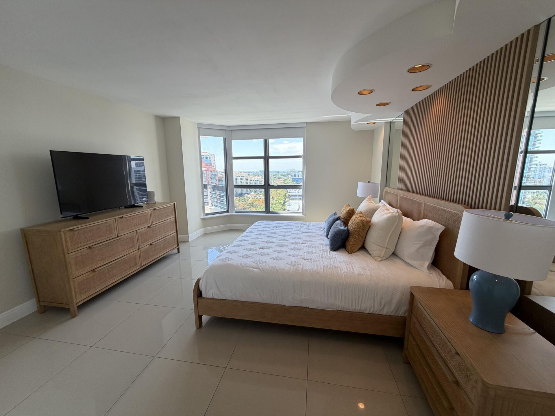 3530 Mystic Pointe Drive, Unit 2303, Aventura, FL 33180 Photo