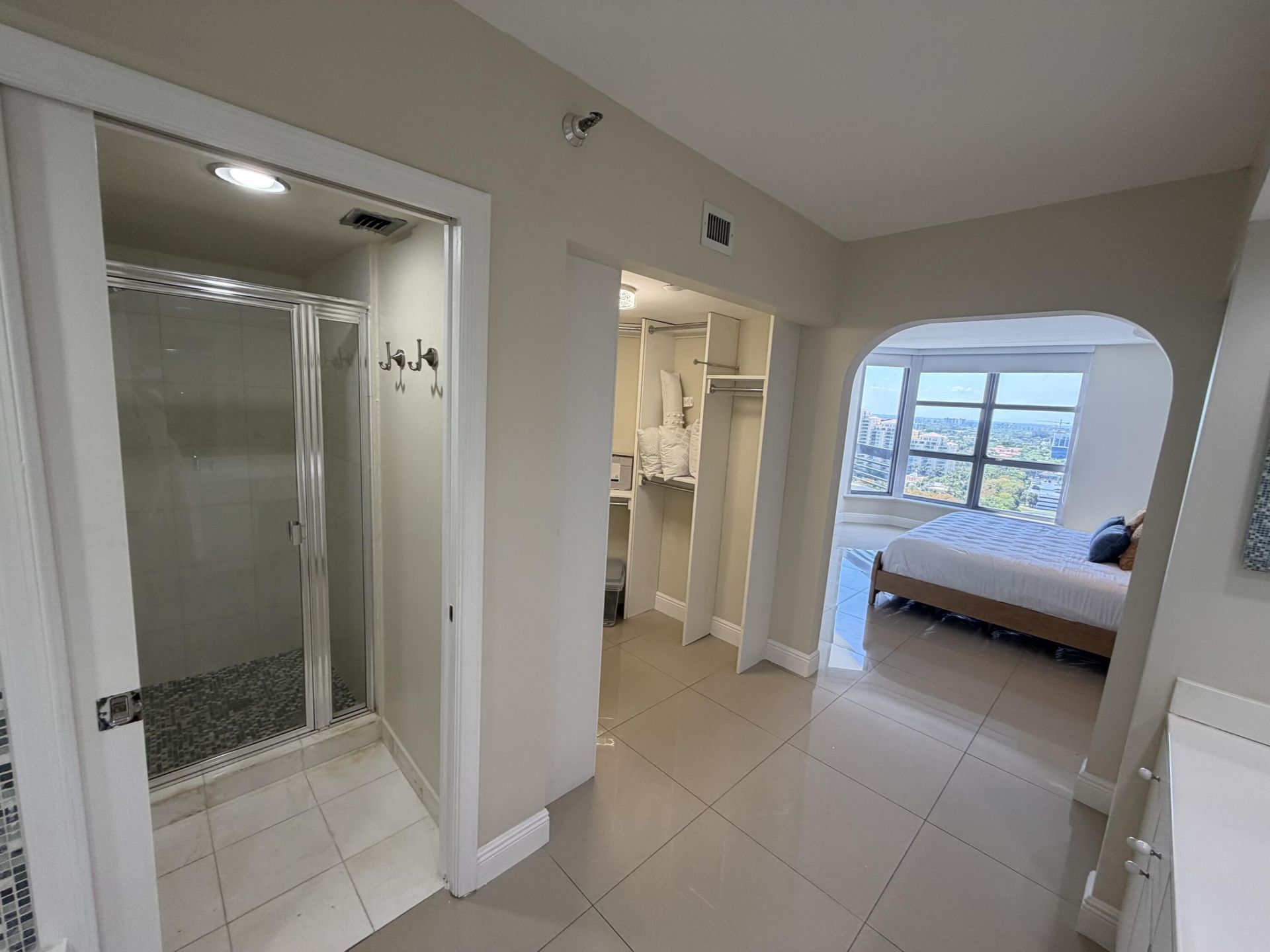 3530 Mystic Pointe Drive, Unit 2303, Aventura, FL 33180 Photo