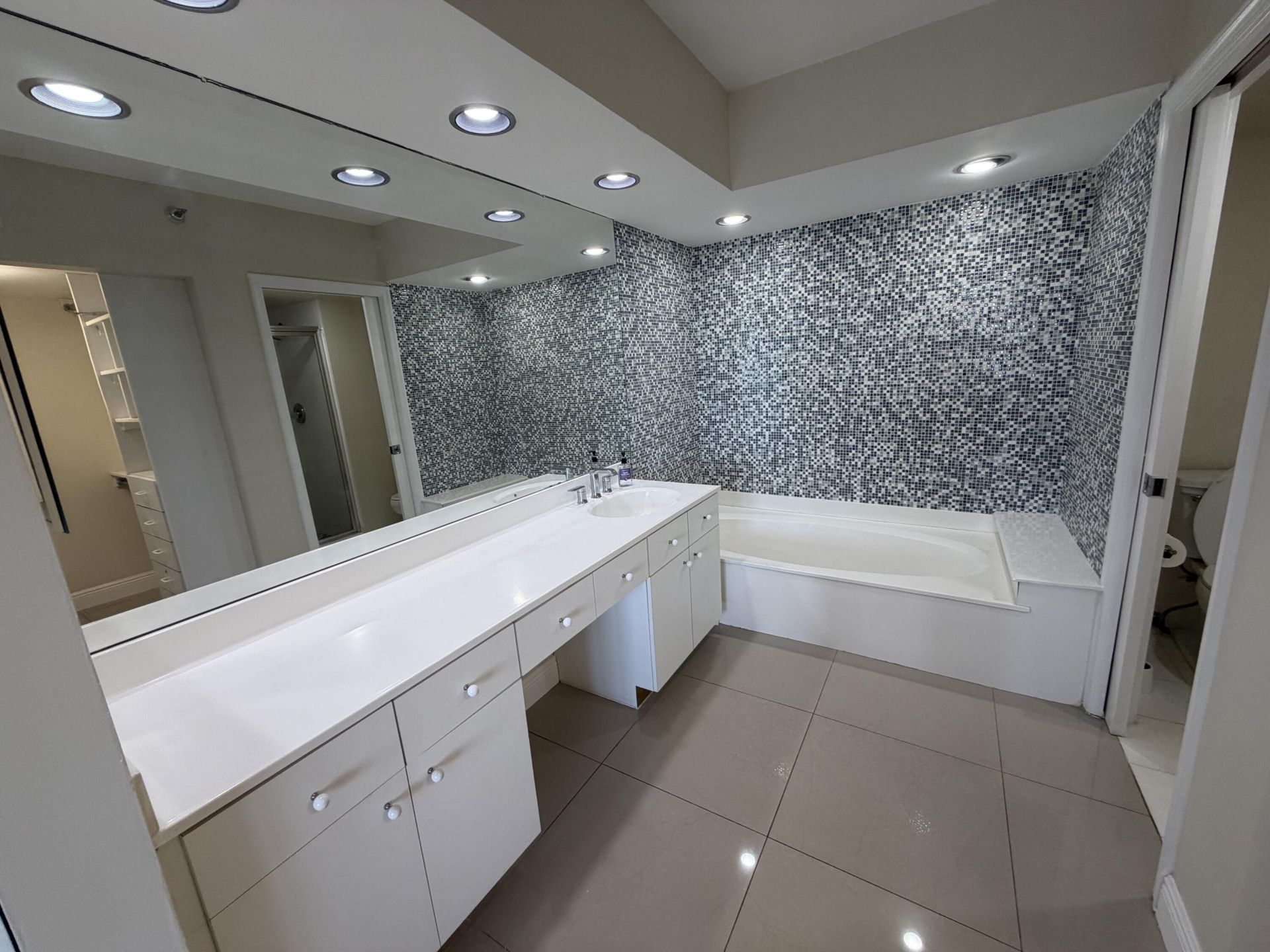 3530 Mystic Pointe Drive, Unit 2303, Aventura, FL 33180 Photo