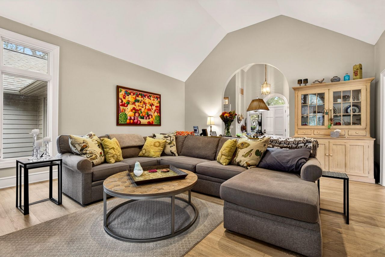 2430 Andell Way Photo 10