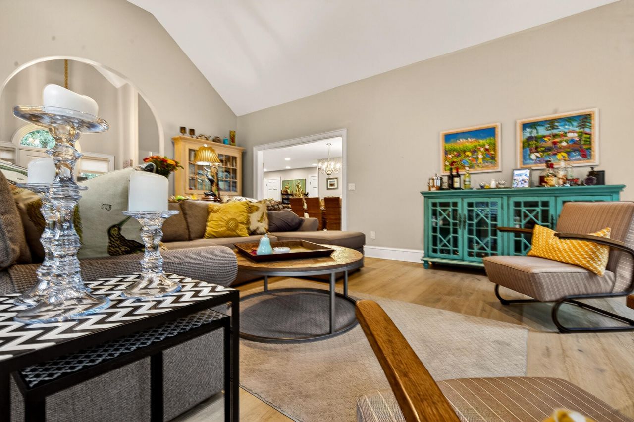 2430 Andell Way Photo 11