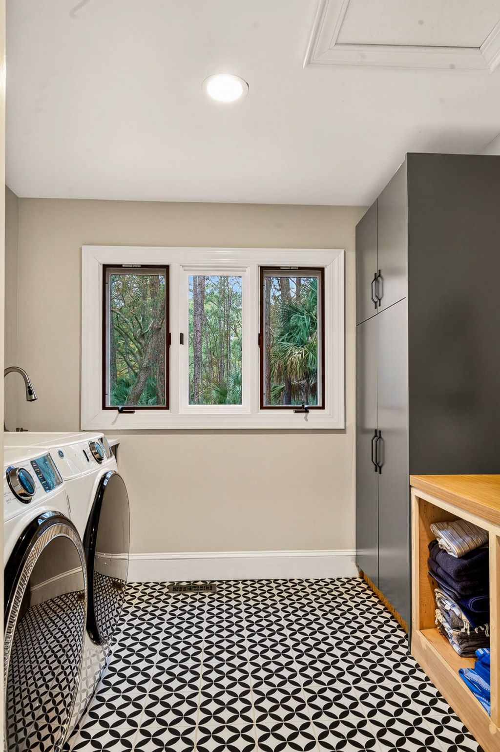 2430 Andell Way Photo 23