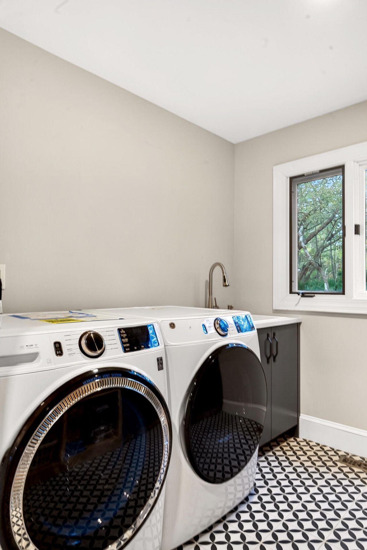 2430 Andell Way Photo 24