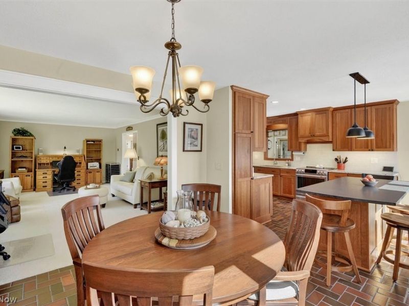 19825 Deer Run Lane, Strongsville, OH 44149 Photo 10