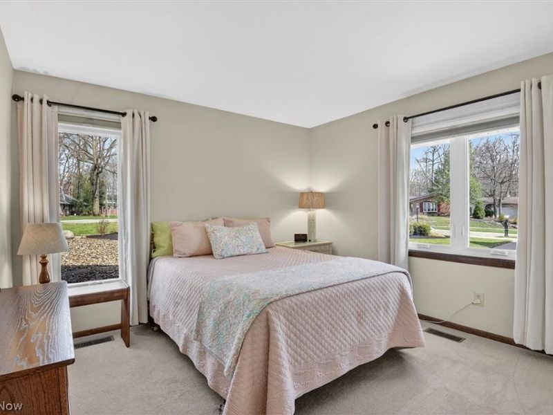 19825 Deer Run Lane, Strongsville, OH 44149 Photo 32