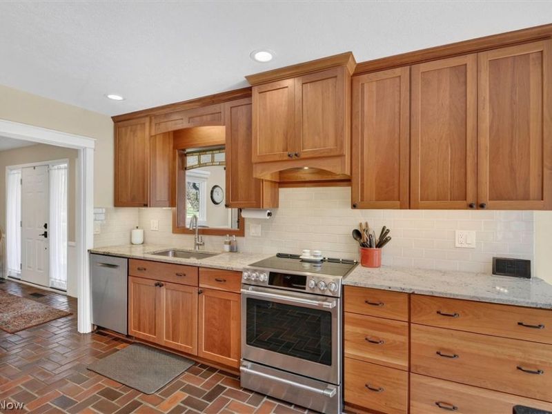 19825 Deer Run Lane, Strongsville, OH 44149 Photo 5