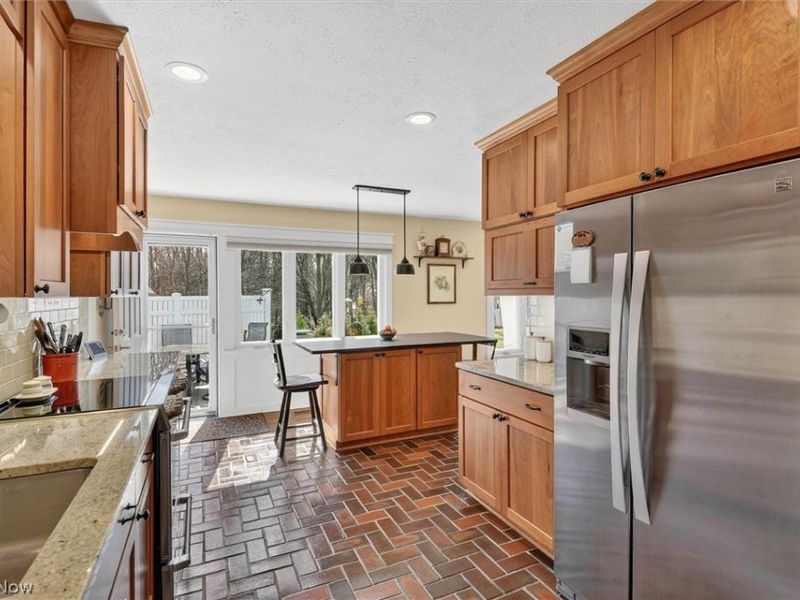 19825 Deer Run Lane, Strongsville, OH 44149 Photo 6