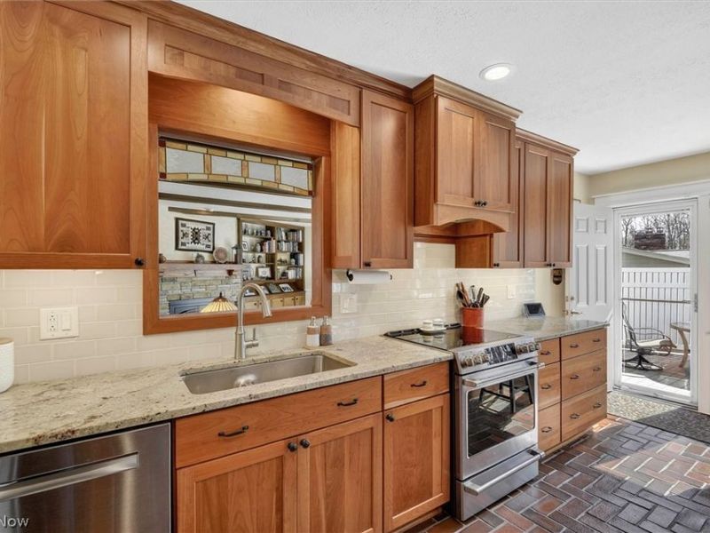 19825 Deer Run Lane, Strongsville, OH 44149 Photo 7