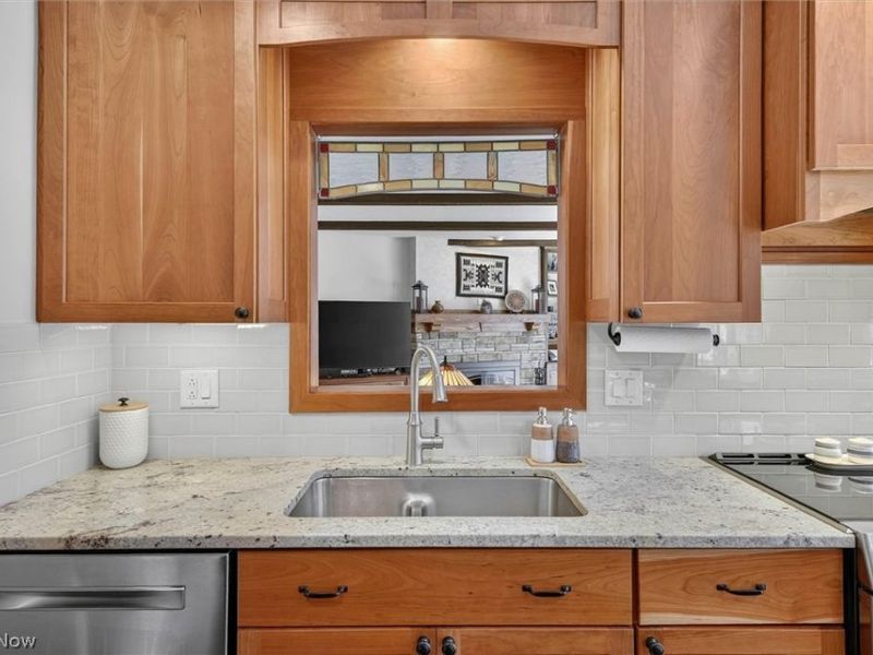 19825 Deer Run Lane, Strongsville, OH 44149 Photo 8