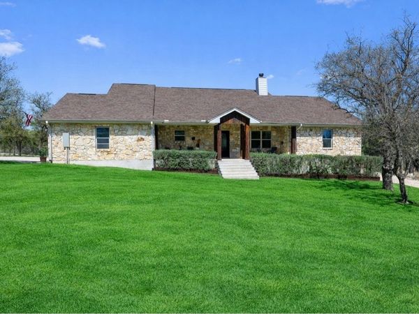 835 Sunny Slope RD, Liberty Hill, TX 78642