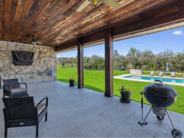 835 Sunny Slope RD, Liberty Hill, TX 78642