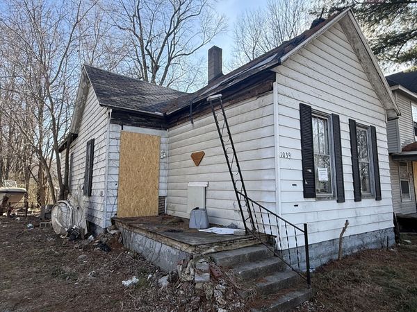 1039 E William Street , Decatur, IL 62521