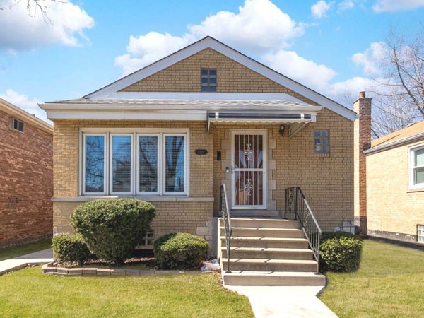5202 S Central Avenue , Chicago, IL 60638