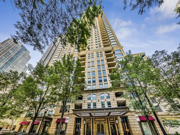 25 E Superior Street , Unit 901, Chicago, IL 60611