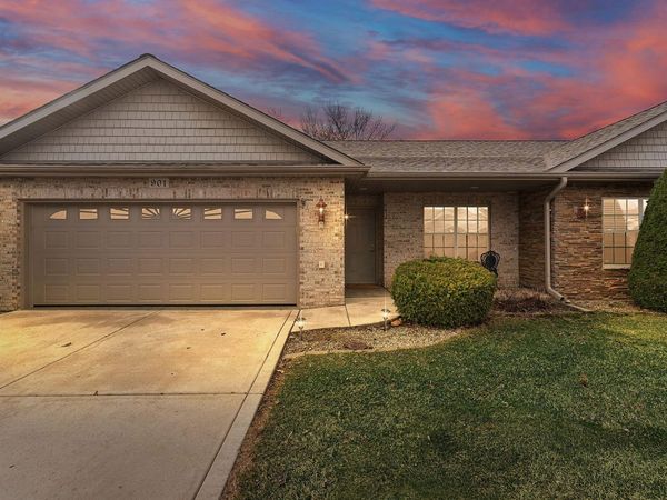 901 Veterans Lane, Crown Point, IN 46307