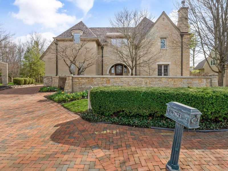 7871 Calverton Square, New Albany, OH 43054 Photo 2