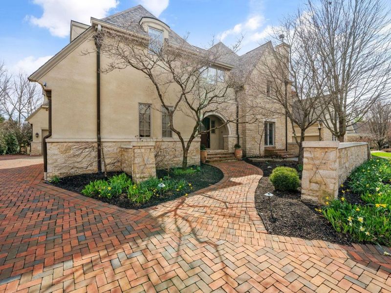 7871 Calverton Square , New Albany, OH 43054 Photo 3