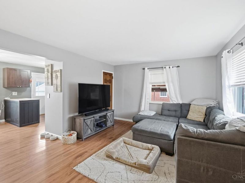 1216 Alwil Drive, Cincinnati, OH 45215 Photo 7