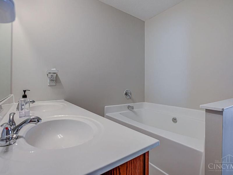 1942 Chase Avenue, Cincinnati, OH 45223 Photo 27