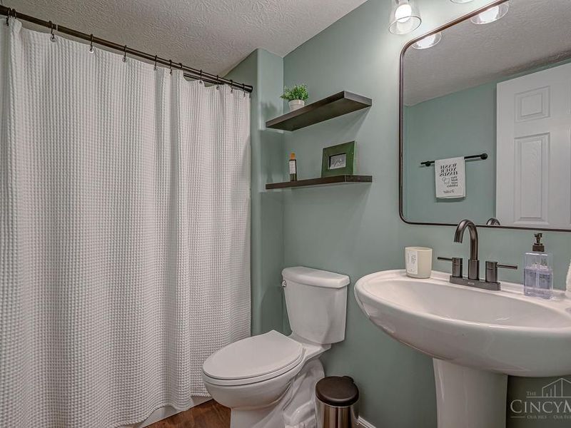 1942 Chase Avenue, Cincinnati, OH 45223 Photo 44